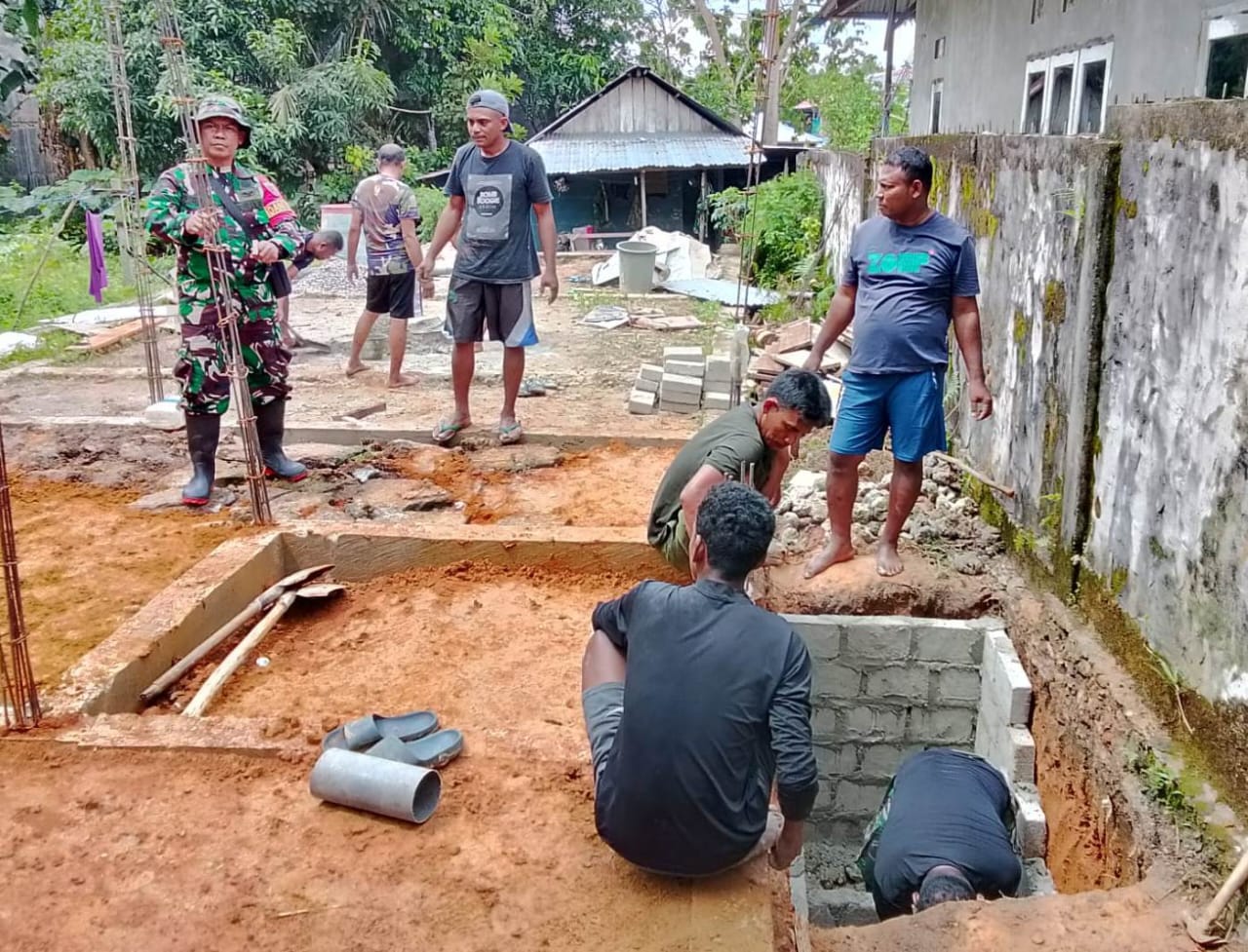Satgas TMMD Kodim Tual, Fokus Pemasangan Bata Ringan Percepat Progres Pembangunan RTLH dan MCK