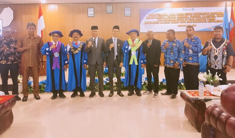 Hadiri Rapat Senat Terbuka Luar Biasa PSDKU Unpati Aru, Bupati Kaidel Harap Para Lulusan Jadi Agen Perubahan