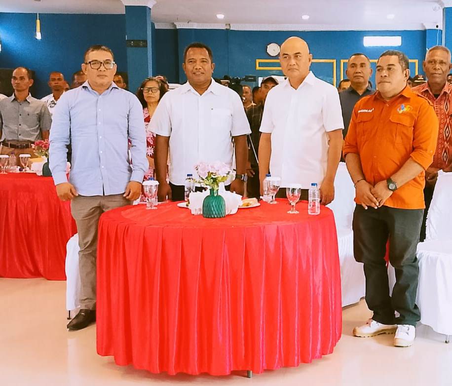 Bupati Kepulauan Aru saat peluncuran 57 Website Desa di Kabupaten Kepulauan Aru sebagai upaya mewujudkan visi Aru Mendunia.