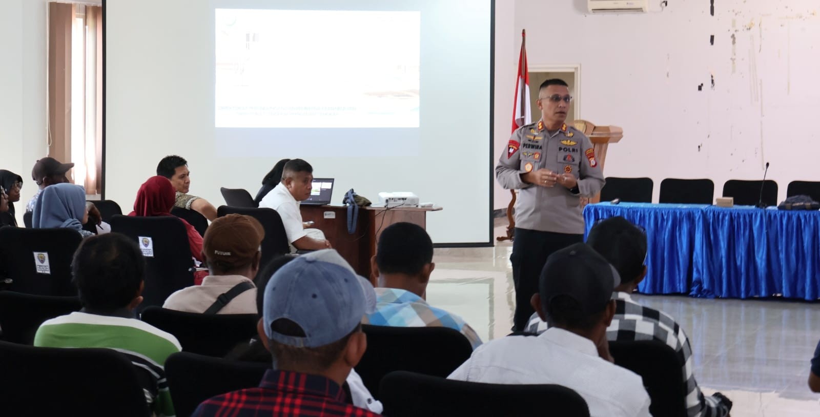 Hindari Aktivitas Ilegal di Laut Aru, Badan Migrasi PBB Bersama Polri Gelar Sosialisasi Bagi Nelayan Pesisir di Kepulauan Aru