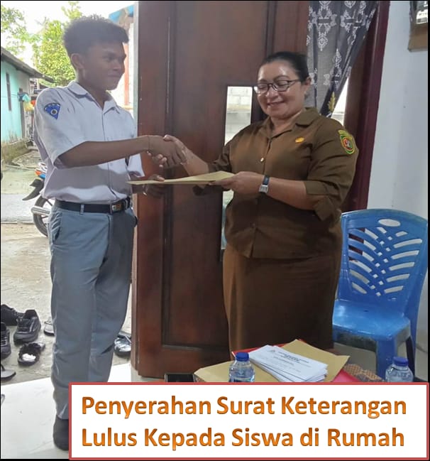 Siswa SMK PGRI Dobo meraih kelulusan 100% dengan pengumuman hasil yang dilakukan secara daring.